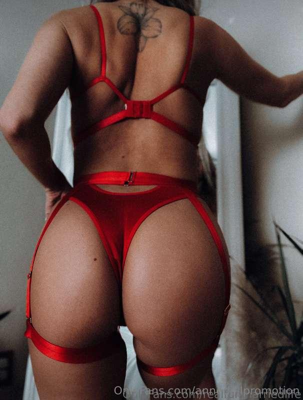 Top .5% couples page🤤😍  This couples is so sexy and the Mrs ..