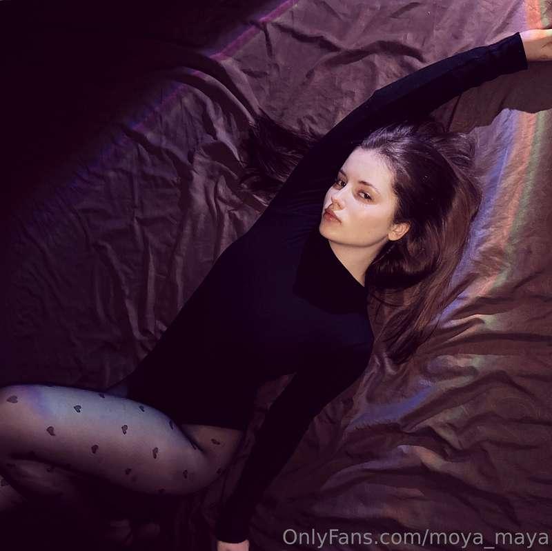 Soft lights, quiet thoughts, and a touch of danger 🔥