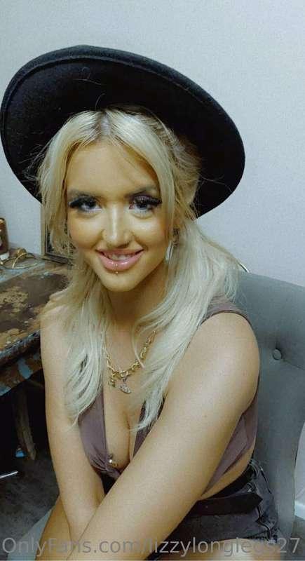 lizzylonglegs27 main image