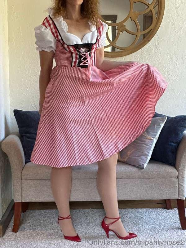 Oktoberfest in Seamless. Love this cute costume. Works perfe..