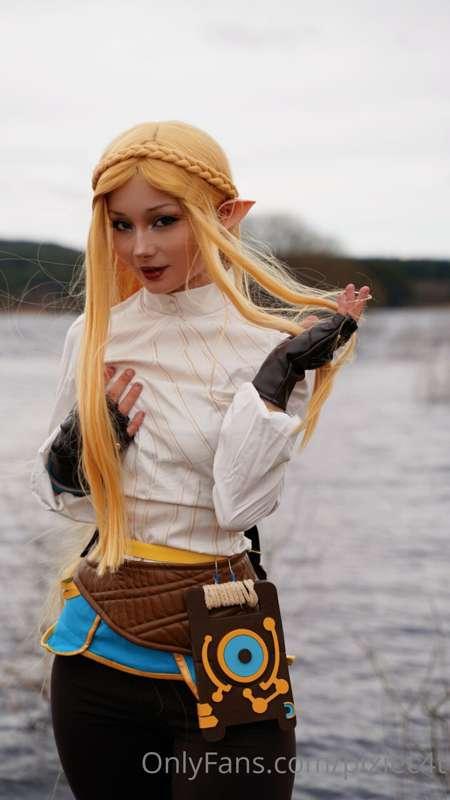 Nakey zelda by a lake? I gotchu.. come subscribe @pixiecat 😘
