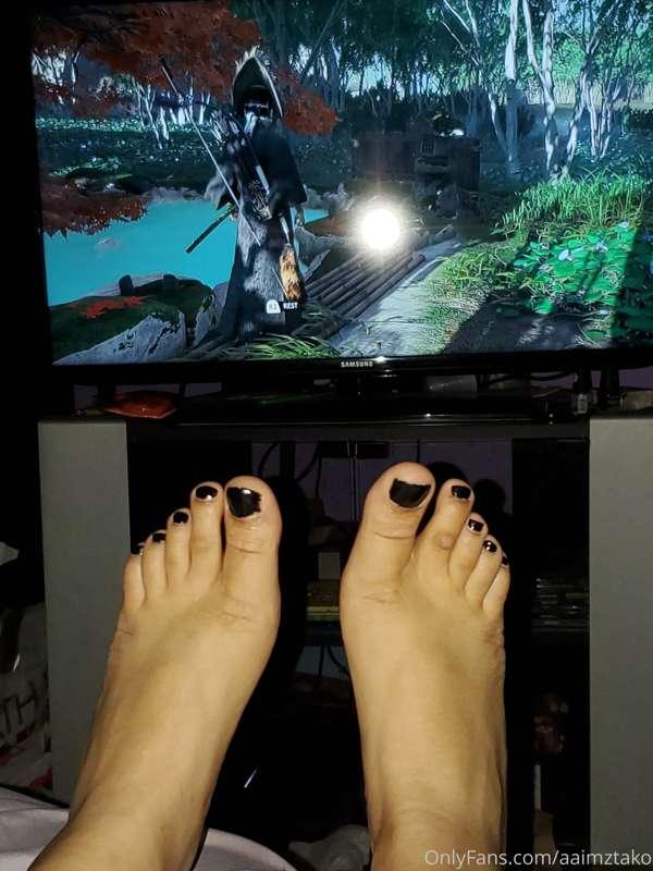 Playing some GOT before bed. Haven't tried the multi-player ..