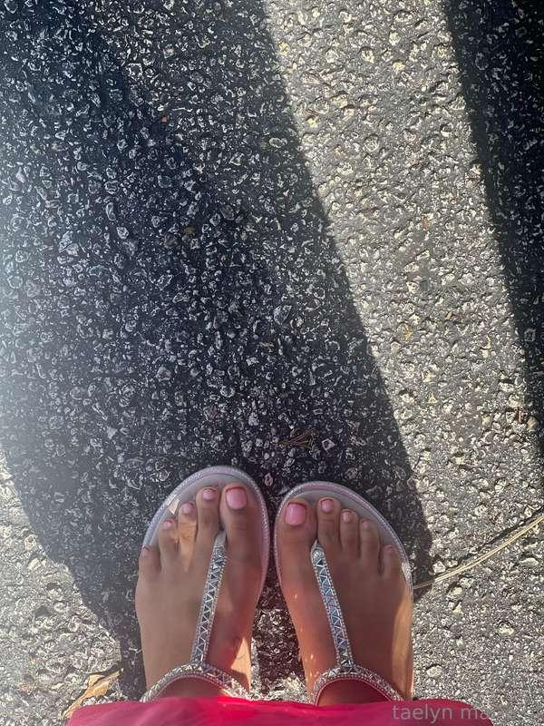 toes for the kinky/fetish daddies 😍💕