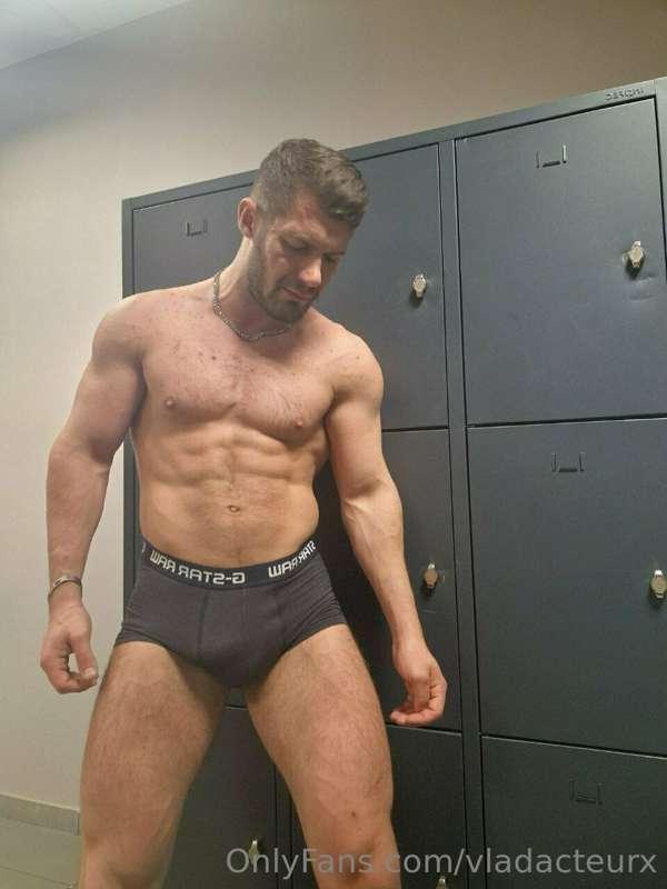 im already done with the gym, wanna go out with me? 😍
