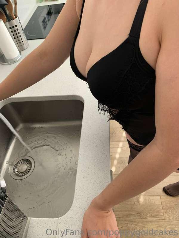 Oh no, I've got water everywhere!!💦