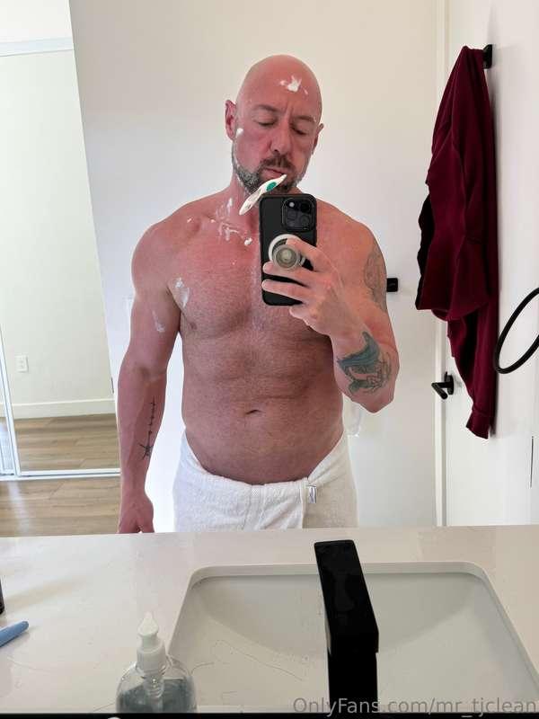 Daddy needs some help cleaning up, you don't mind right? 😉