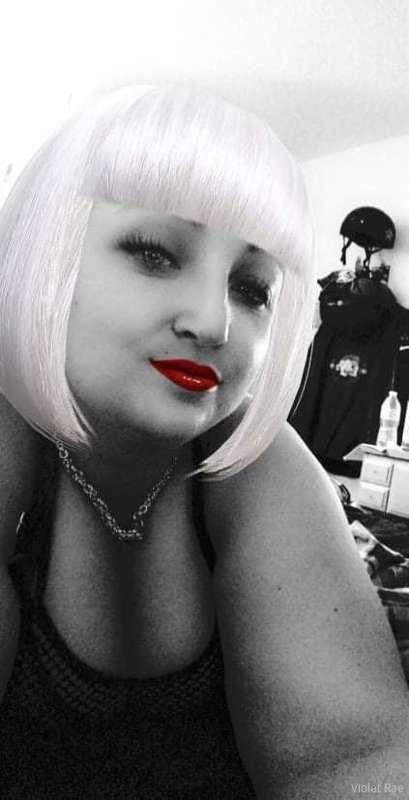 “I want to worship you.” doesn’t flatter me.
Value me, appre..