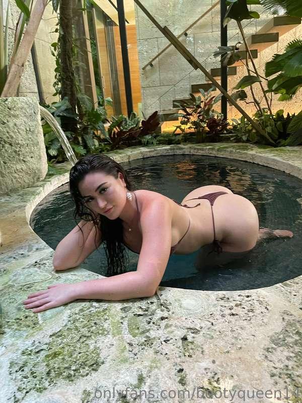 im on my knees, ready to please