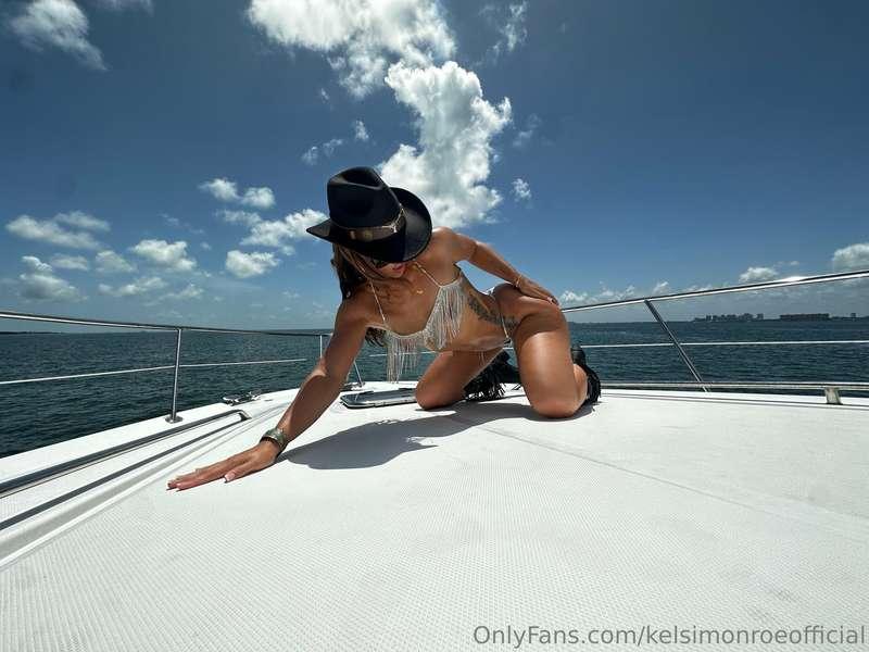 kelsimonroeofficial image #1