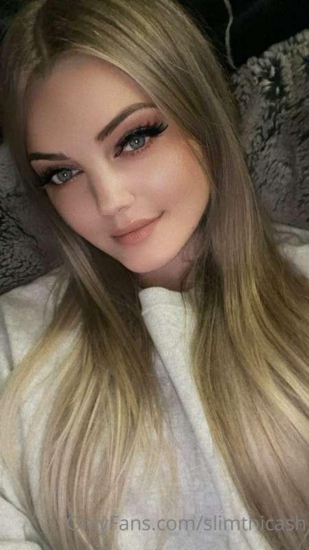 In the mood to play 😈💦 DM me 😘