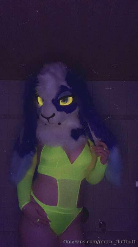 Neon Party with the cute bunny ?😇