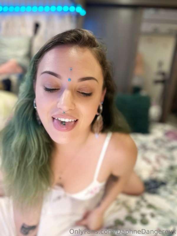 Cum here 😘💋