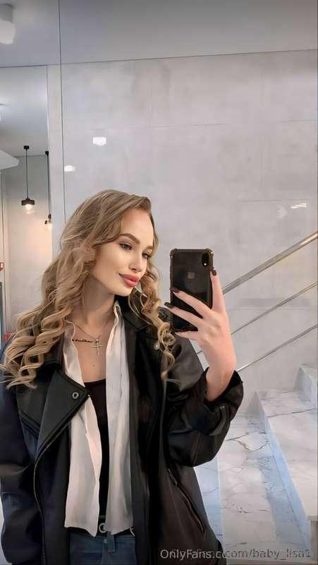 Subscribe @baby_lisa1 for free today only 😍
This innocent cu..