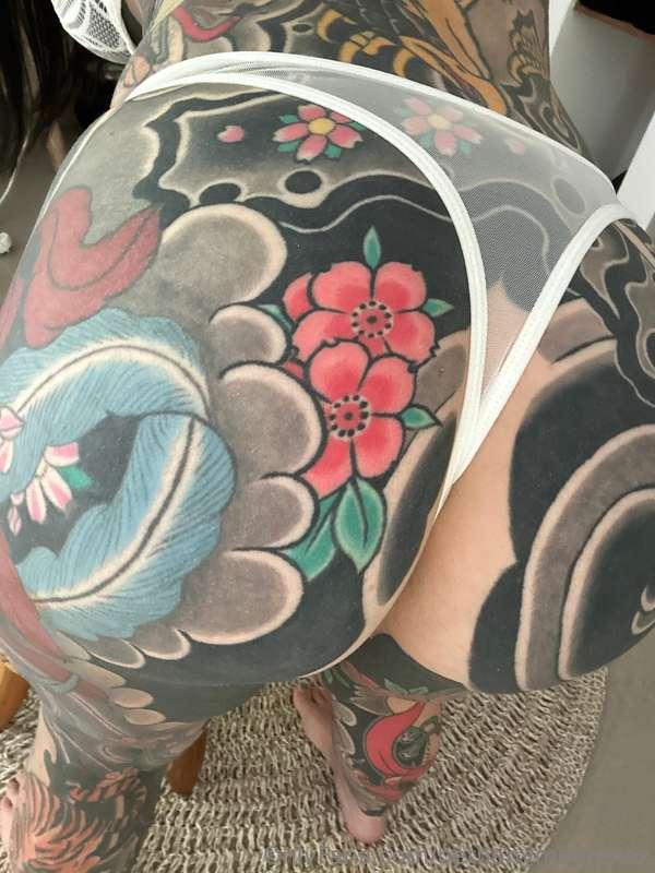 Wanna bite?🍑