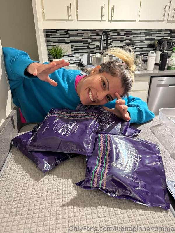 Restocking my breakfast! 😋Açaaaaaaí 💜