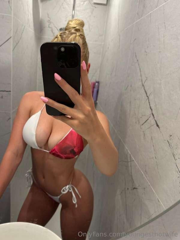 ATM, do you like daddys little beach girl 👧🏼☀️Happy pussyfre..