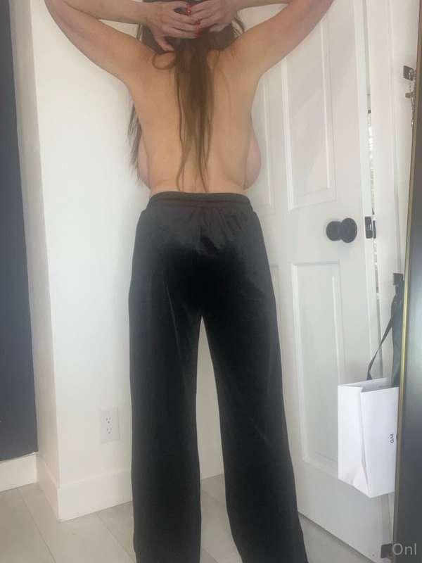 Such comfy sweats a favorite fan got me! View's not bad eith..