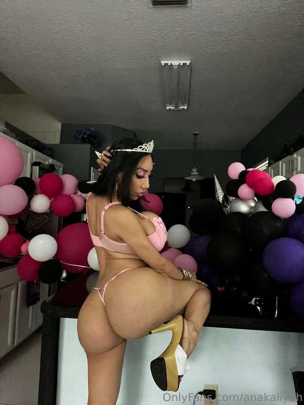 U wish you could give that ass some hardcore pleasure