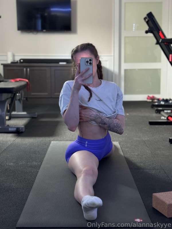 Late night workout... check your DMs for more😏