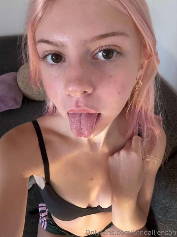 My tongue is craving youuu 😝