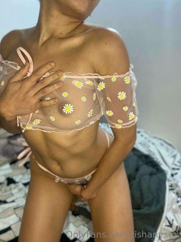 My pussy is so wet now that I just need your cock inside me ..
