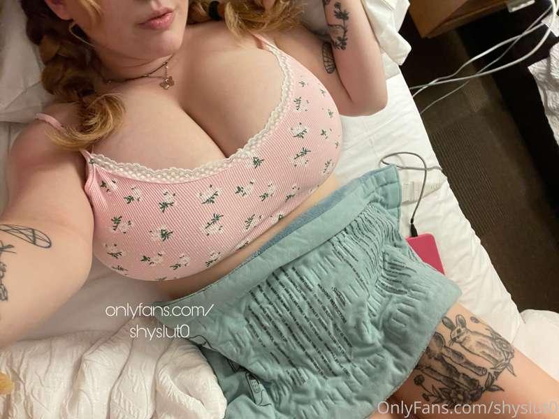 heating pads make me hotter.. literally 😎💖 anyway i’m flarin..