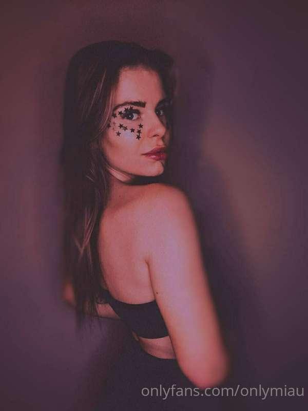 cute girl with dark thoughts 😈

@lola_lollypop 🍭

 #ad