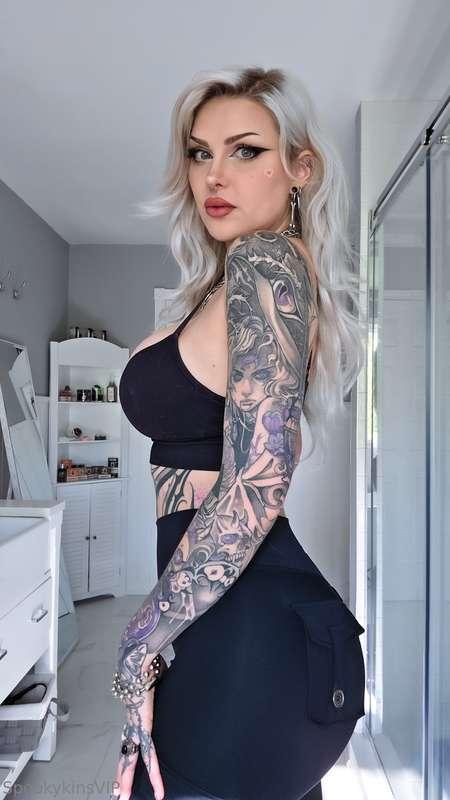 Loving how much juicier it looks even in pants! 🥰🍑