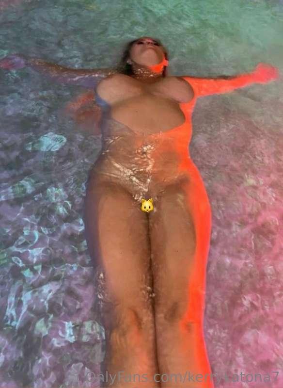 Late night swims 💦😈🐱