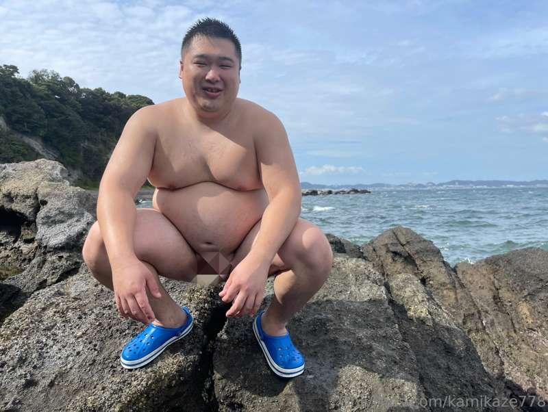 某ハッテン海岸での撮影！
This is a photo from when I went to a certain b..