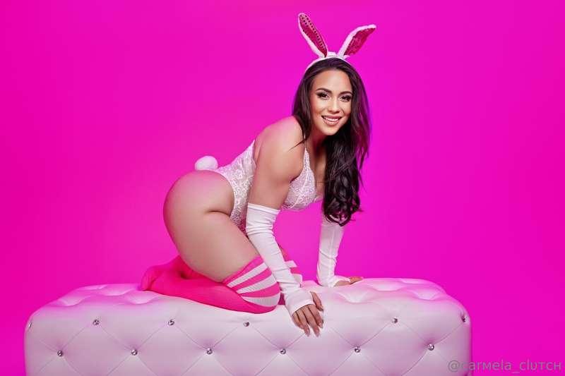 santa baby needs a fuck bunny, amirite?
