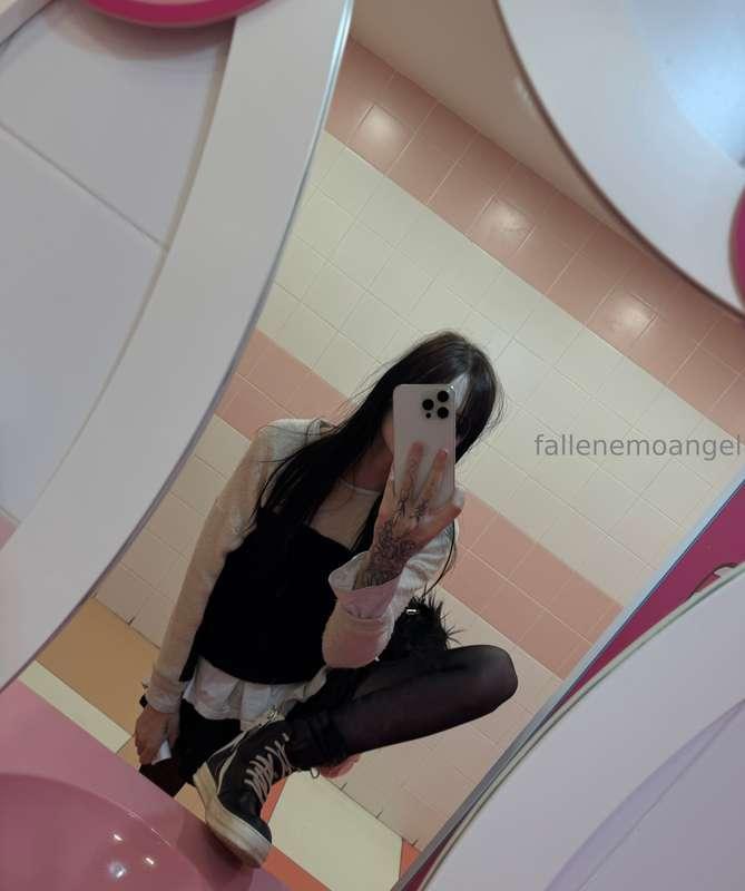 yesterday I went to the amusement park with my girlfriend!!(..