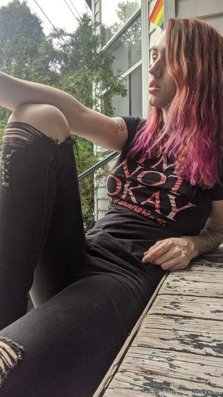 This is how I dress outside of porn. Y'all still think I'm c..