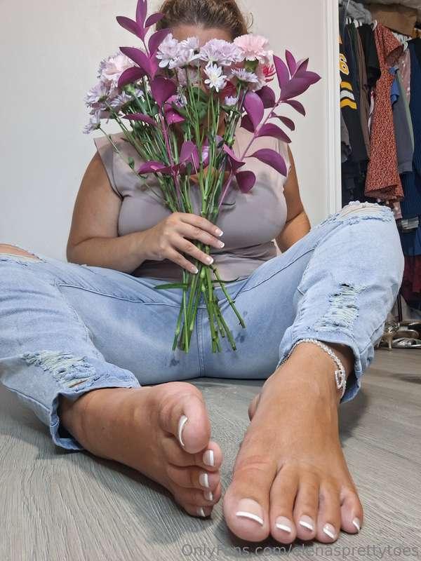 My huge feet make you so weak for me when I'm barefoot, but ..