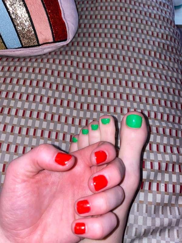 miss getting fresh mani/pedis😩💅🏻 swipe for a surprise🤪🦶🏻

ha..