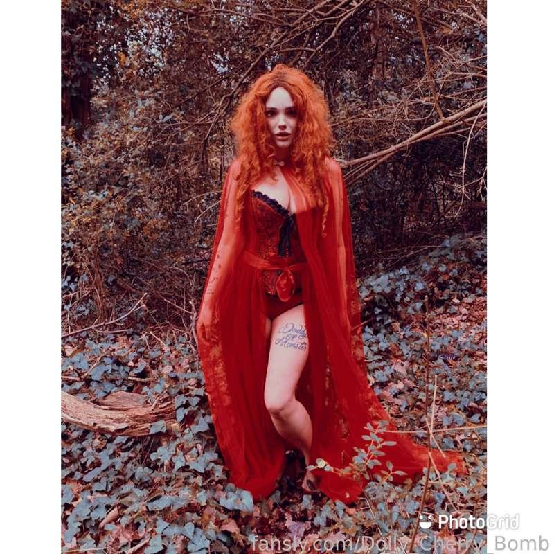 My Lucy Westenra cosplay 🧛🏻‍♀️🧛🏻‍♀️🧛🏻‍♀️

#Cosplay #Vampire #Ginger #Paleskin #Freckles #Paleskin #Corset #Ddlg