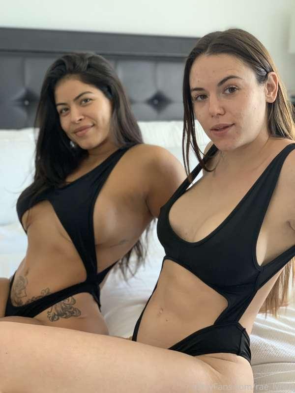1 or 2? What would you do to us? Add @danidacosta for more o..