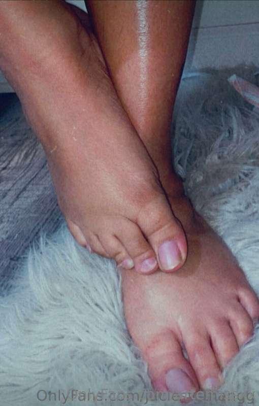 My bestie JUST joined OF!!💕 If pretty toes is your thing you..