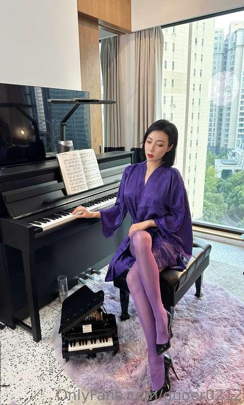 3661块乐高用了加起来20个小时搞定，图️7图️8记录了我拼乐高的点滴。昨天为直播间安装了新的电钢琴🎹，好的生活不慌不..