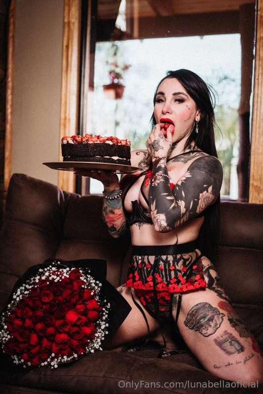 Bienvenida mi reina cumpleañera a mi Agencia 🙈😈vayan a segui..