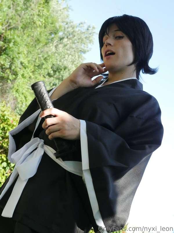 Rukia kuchiki cosplay!!!! Just posting this set cause I real..