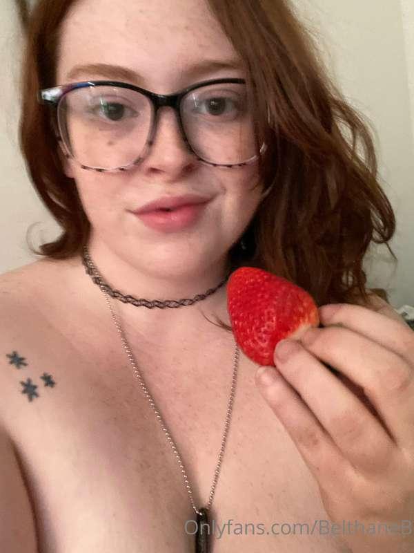 Who wants berries 😏