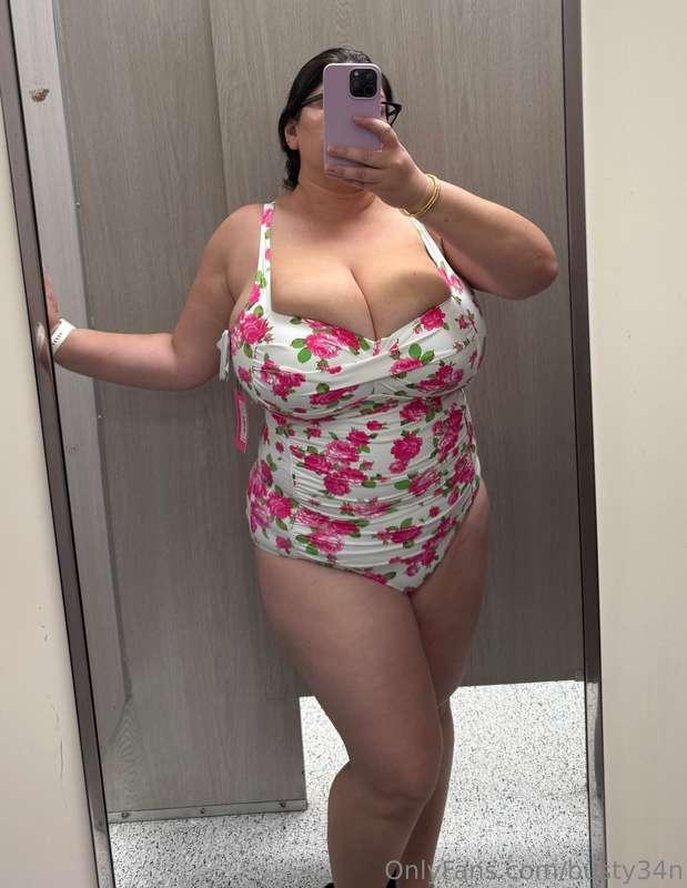 I think I might get too much attention at the pool 👙 