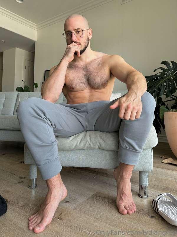 Peeling off my black Nike socks 🧦 🦶🏻 