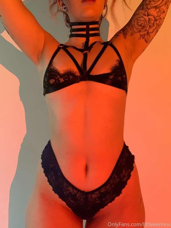 I feel like this outfit should make a come back in a new vid..