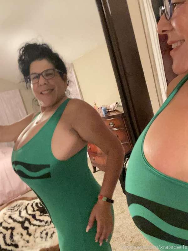 Do you like all this side boob?