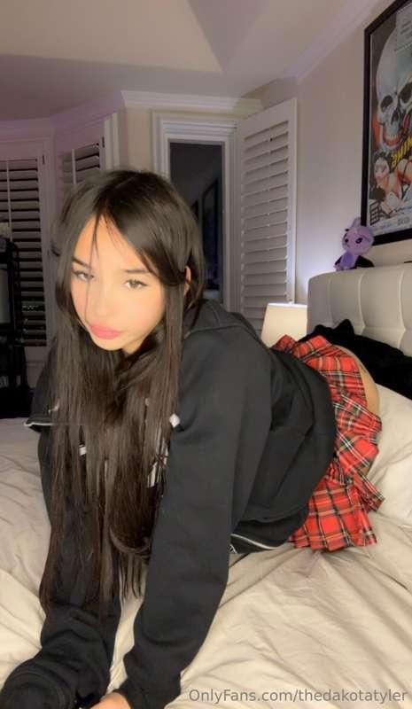 ### I’m craving your cock SO BAD daddy 😩💦 give it to me alre..