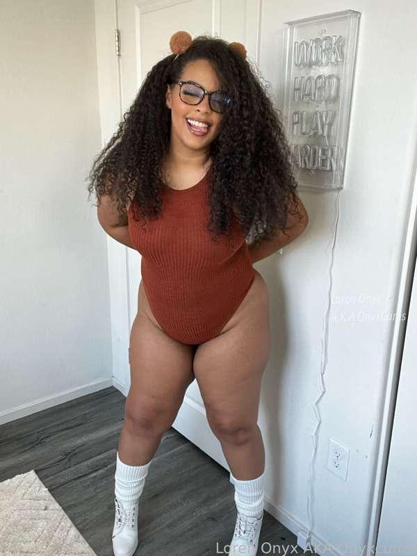 onyxcums image #0
