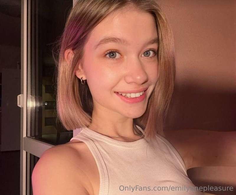 🔞𝐅𝐑𝐄𝐄 𝐒𝐔𝐁𝐒𝐂𝐑𝐈𝐏𝐓𝐈𝐎𝐍🔞 @technobab
This slut @technobab is onlin..