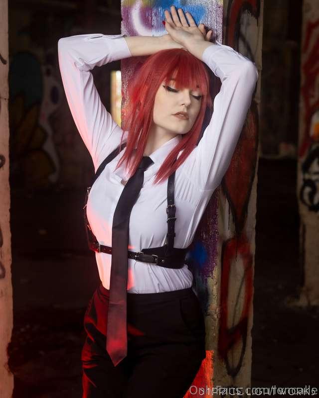 Even regular Makima is pretty hot!